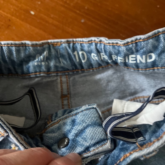 Gap Kids Daisy Embroidered Girlfriend Jeans size 10 - Picture 7 of 7